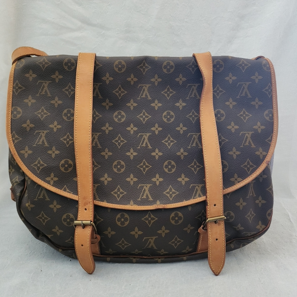 Auth Louis Vuitton Monogram Saumur 43
